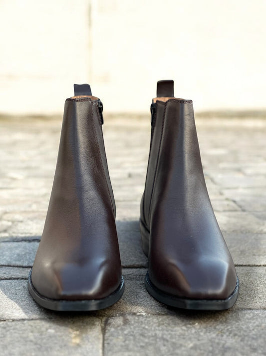 Milan Nocturne – Minimalist Leather Chelsea Boots