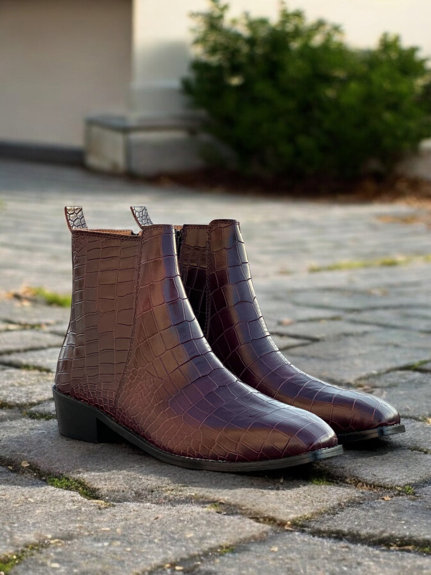 Winecaster Royale – Oxblood Croc-Embossed Leather Zip Boot