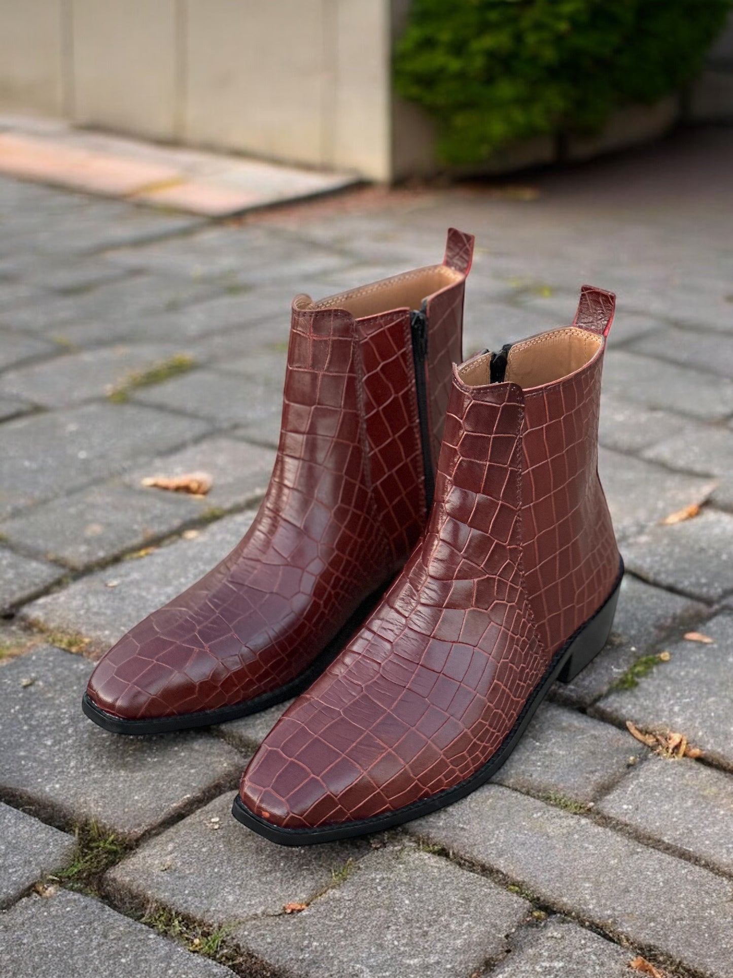 Baron Ember – Cognac Croc-Embossed Leather Pointed Boots