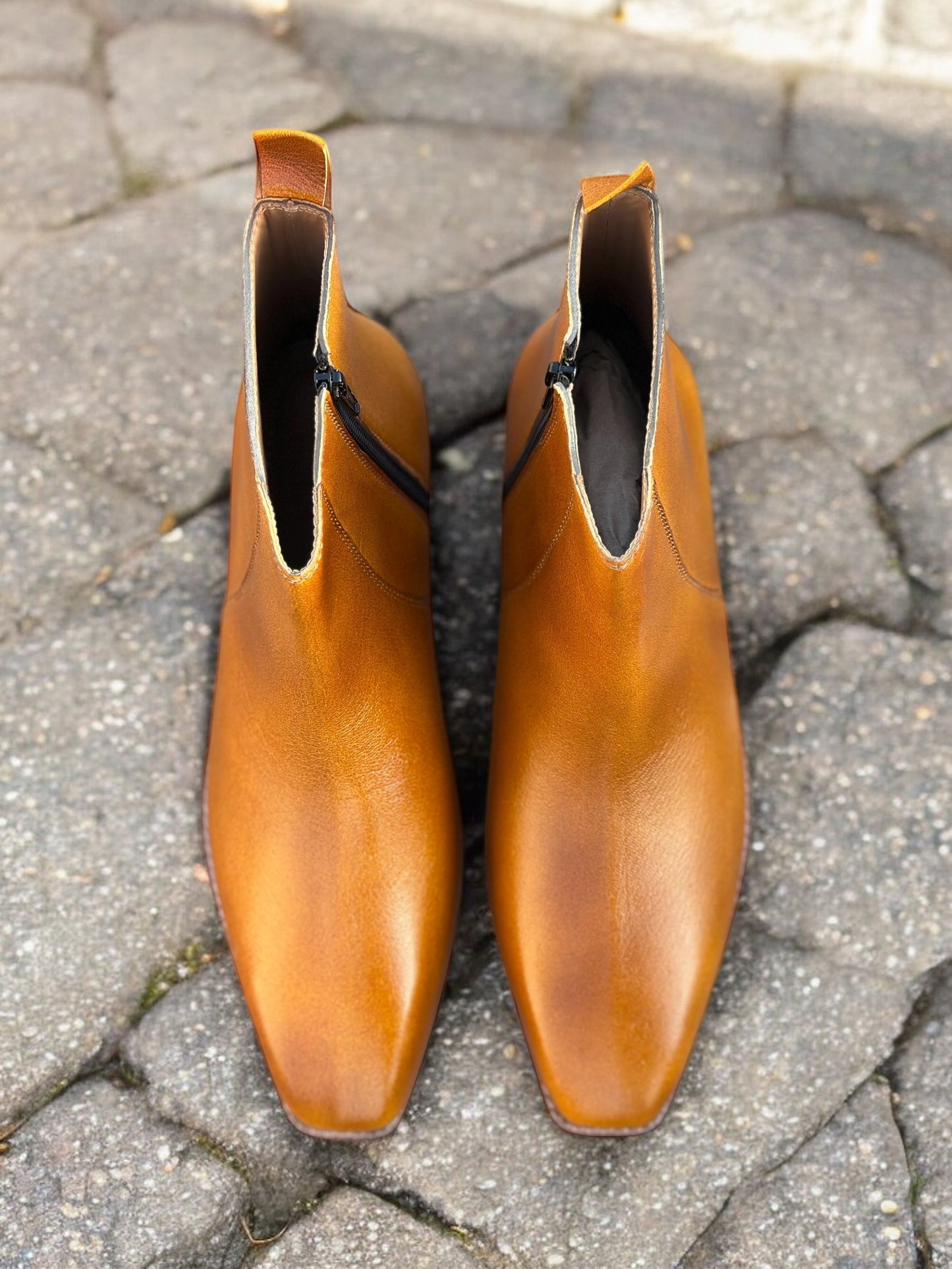 Amber Herald – Golden Brown Chelsea