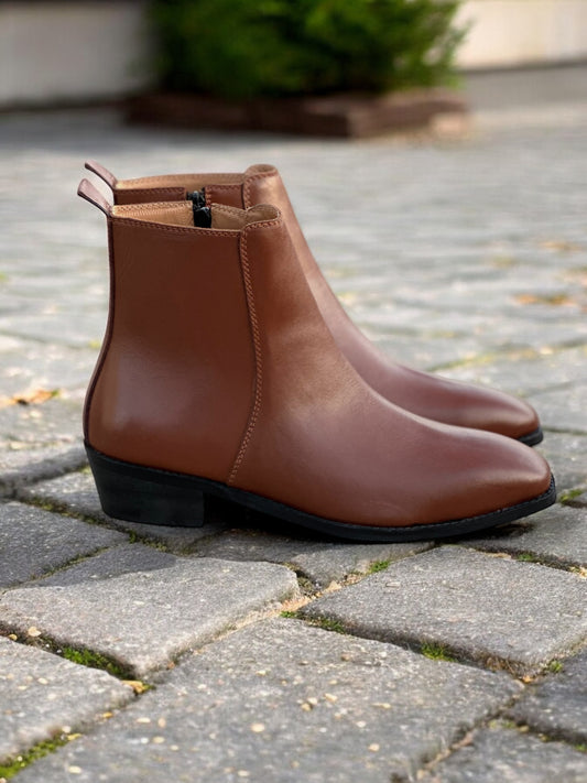 Duke’s Reign – Classic Cognac Square-Toe Chelsea Boots