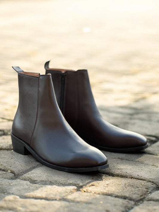 Milan Nocturne – Minimalist Leather Chelsea Boots
